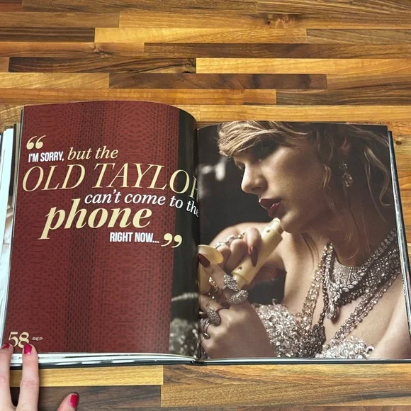 Reputation Book from Rep Tour VIP Box - Picture 6 of 6